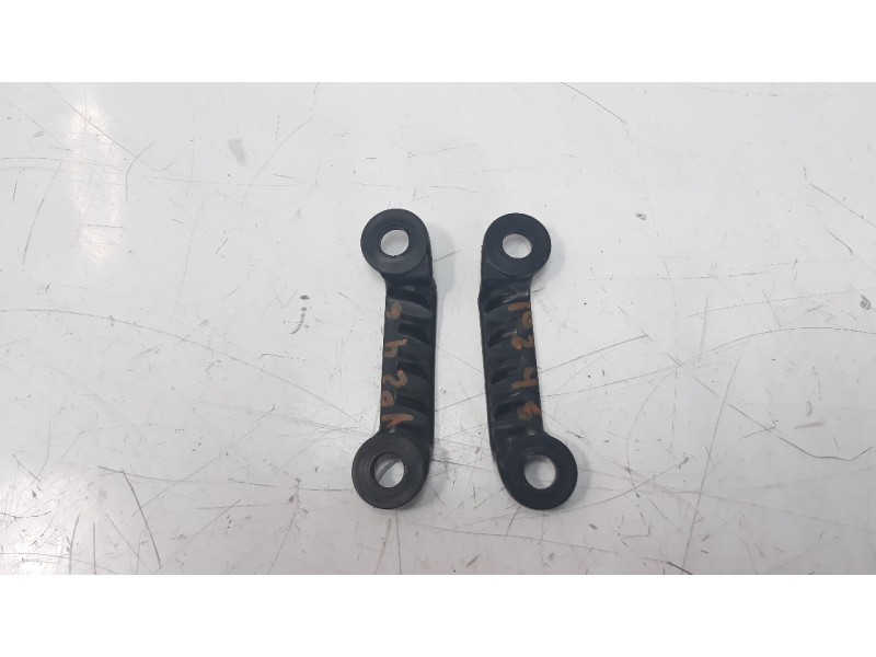 Recambio de moldura para triumph street triple street triple r referencia OEM IAM 2044664 2044665 