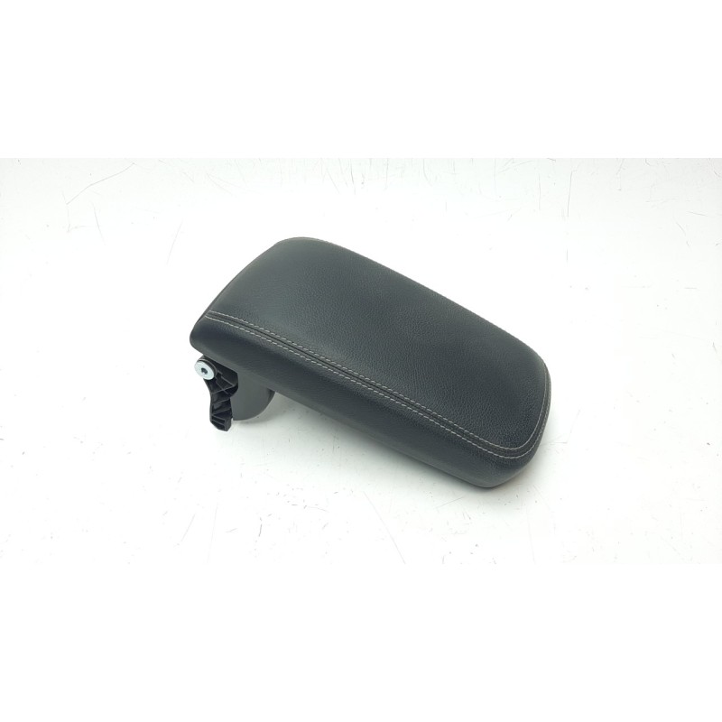 Recambio de apoyabrazos central para mercedes-benz clase a (w176) 2.1 cdi cat referencia OEM IAM A2466808901  