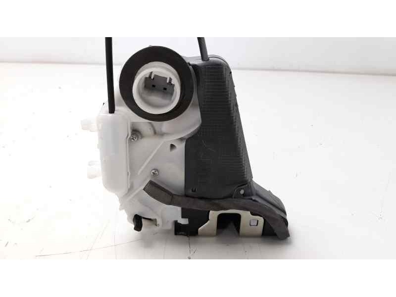 Recambio de cerradura puerta trasera derecha para toyota yaris active referencia OEM IAM U2014110  