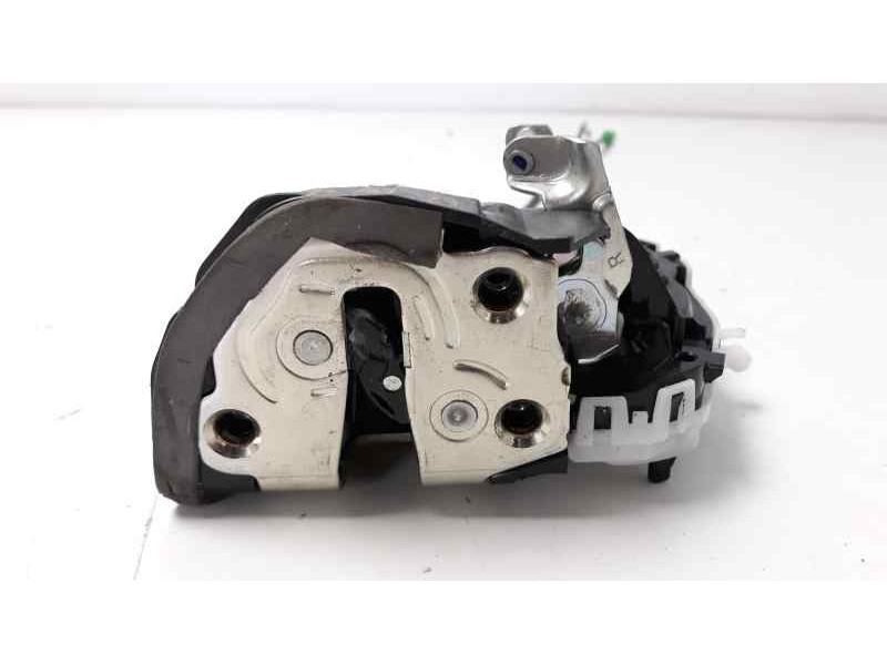Recambio de cerradura puerta trasera derecha para toyota yaris active referencia OEM IAM U2014110  