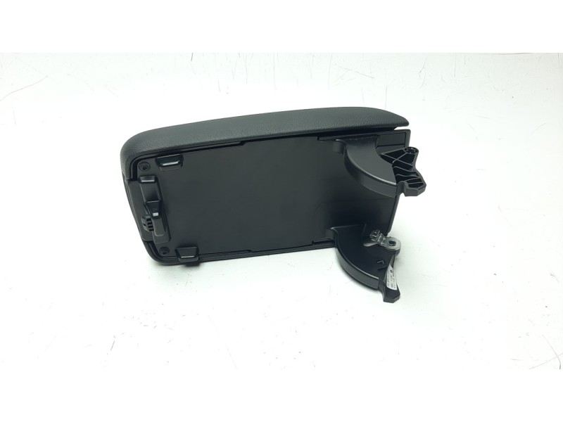 Recambio de apoyabrazos central para mercedes-benz clase a (w176) 2.1 cdi cat referencia OEM IAM A2466808901  