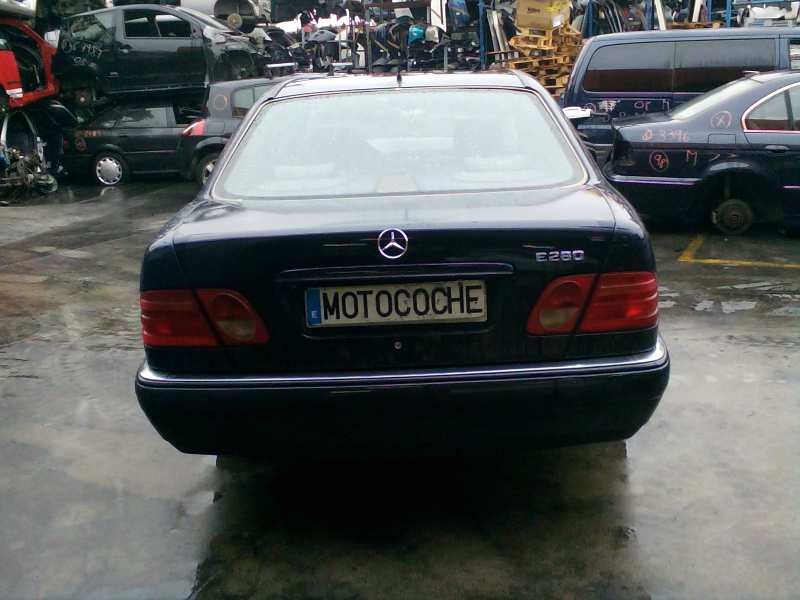 mercedes-benz clase e (w210) berlina del año 1996