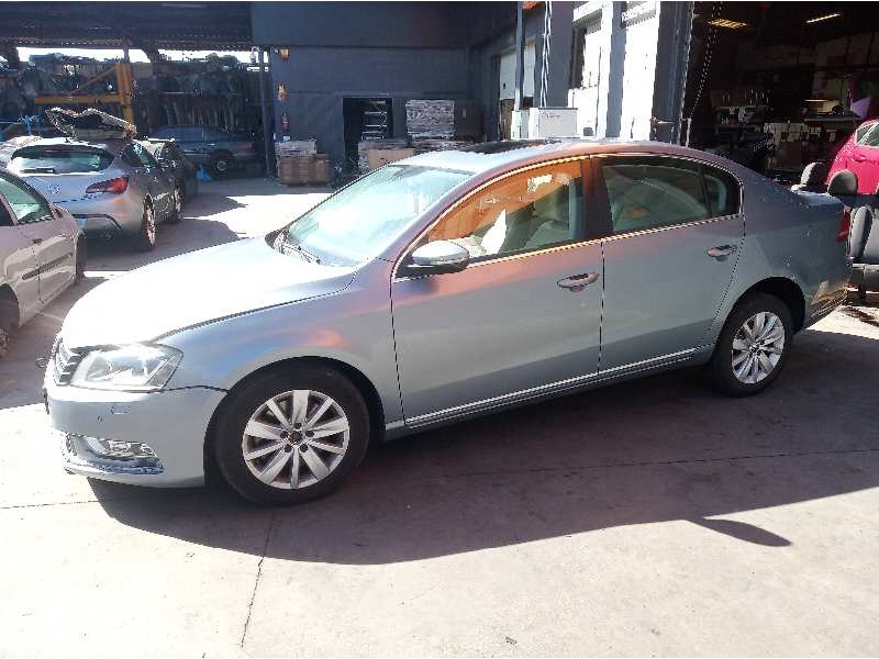 volkswagen passat lim. (362) del año 2013