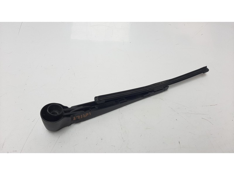 Recambio de brazo limpia trasero para mercedes-benz clase a (w176) 2.1 cdi cat referencia OEM IAM A1768200544  