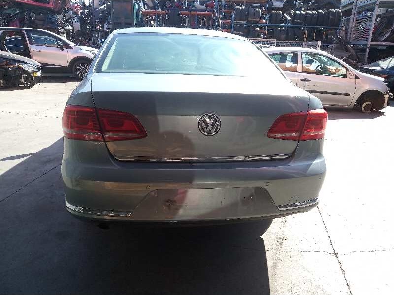 volkswagen passat lim. (362) del año 2013