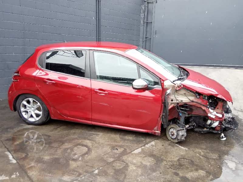 peugeot 208 del año 2012