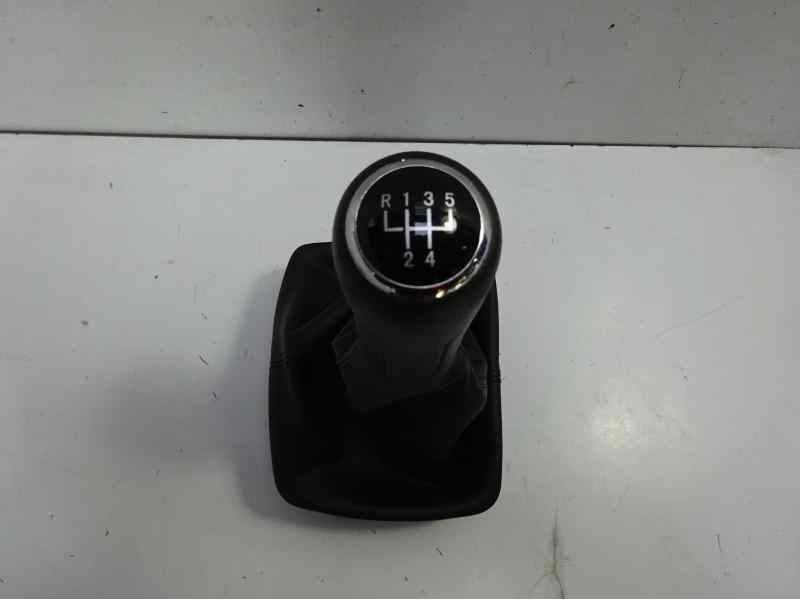 Recambio de pomo palanca cambio para volkswagen polo (9n1) referencia OEM IAM POMOPOLO POM40108 