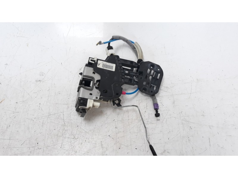 Recambio de cerradura puerta trasera derecha para mercedes-benz clase a (w176) 2.1 cdi cat referencia OEM IAM 2047302835  