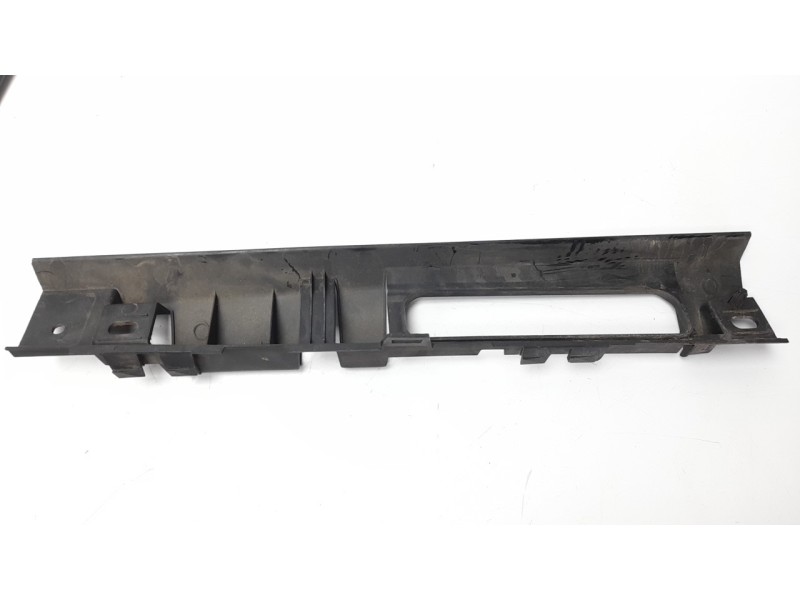 Recambio de molduras traseras para audi r8 (423) 4.2 fsi referencia OEM IAM 420853923  