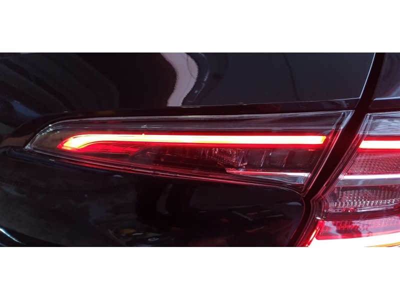 Recambio de piloto trasero derecho interior para toyota corolla (e21) referencia OEM IAM 8158102B80  