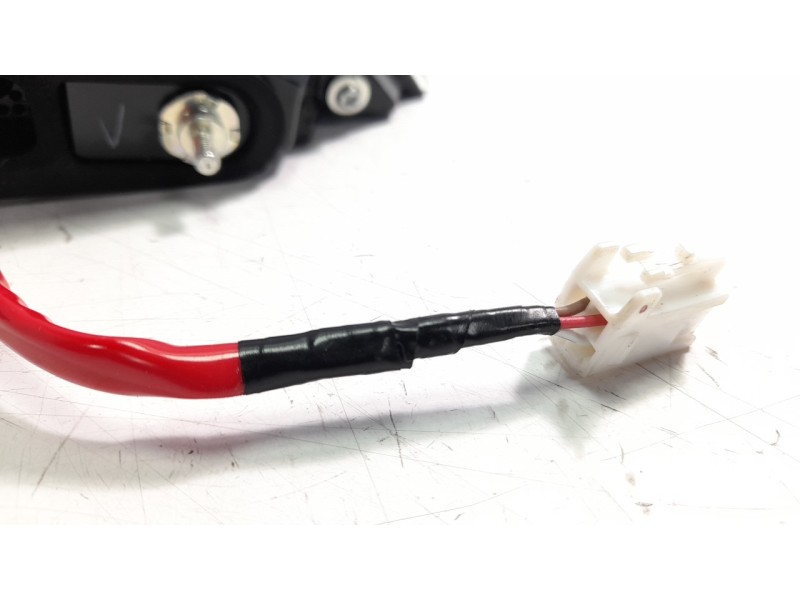 Recambio de piloto trasero derecho interior para toyota corolla (e21) referencia OEM IAM 8158102B80  