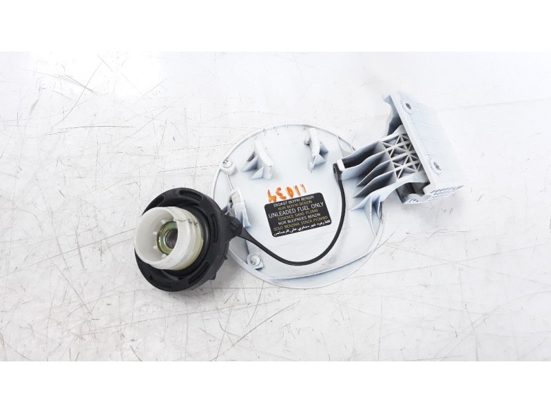 Recambio de tapa exterior combustible para hyundai i20 1.2 16v cat referencia OEM IAM 69510C7000  