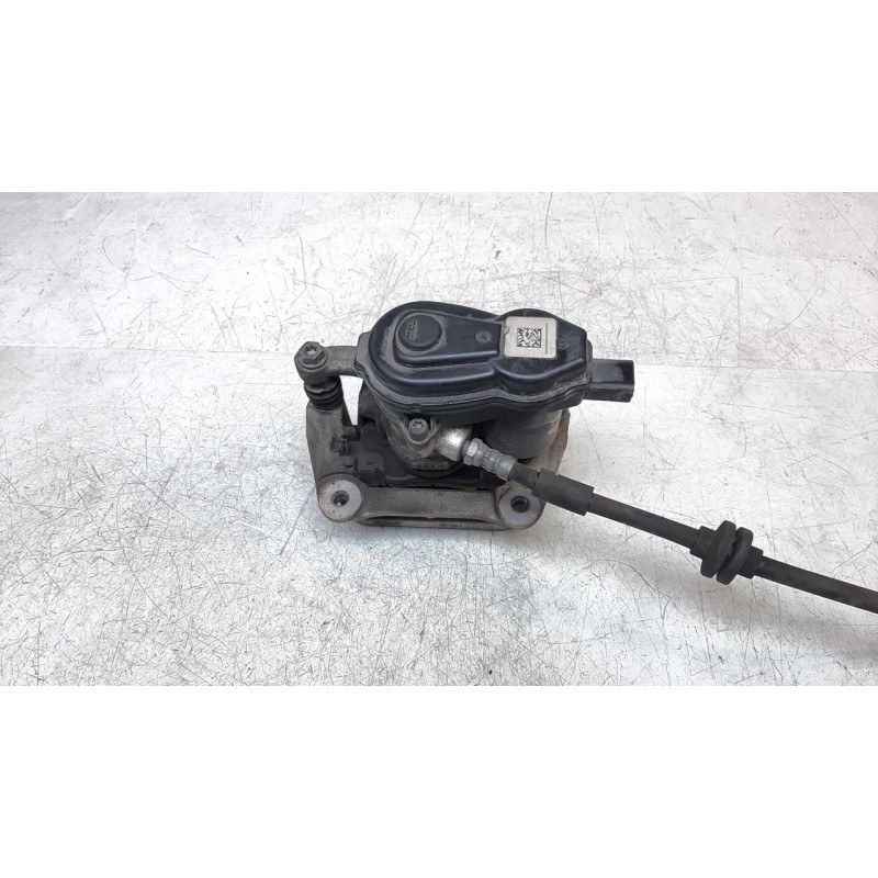 Recambio de pinza de freno trasera derecha para jeep renegade 1.6 m-jet cat referencia OEM IAM 52029649  