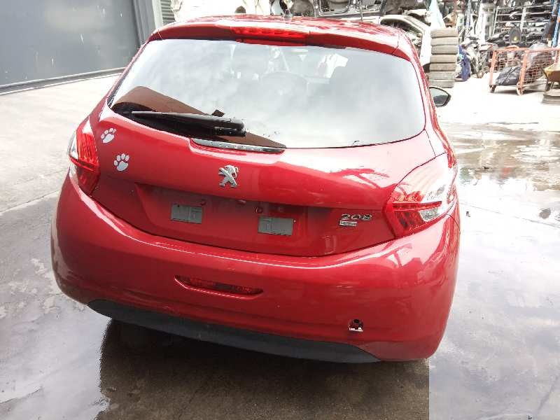 peugeot 208 del año 2012