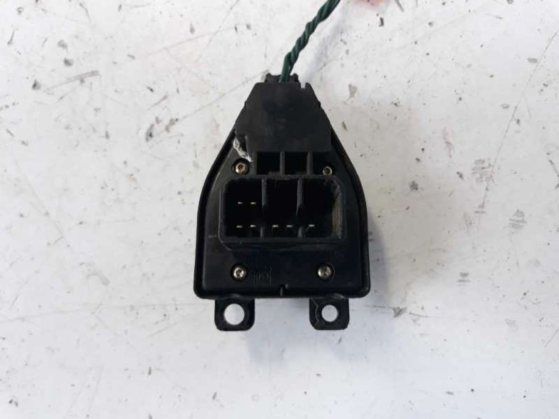 Recambio de mando retrovisor para mazda 3 berlina (bk) 1.6 crdt active referencia OEM IAM BJOE66600  