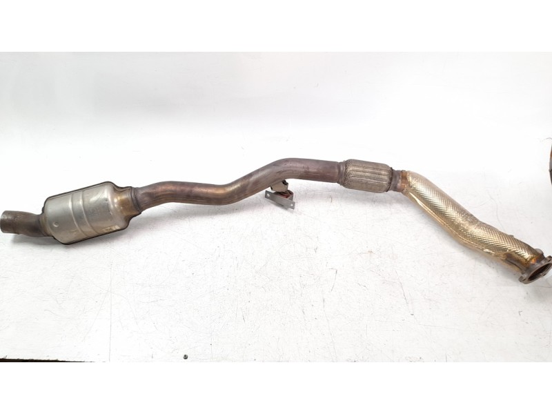 Recambio de catalizador para audi q7 4mg referencia OEM IAM 4M0253211AF  