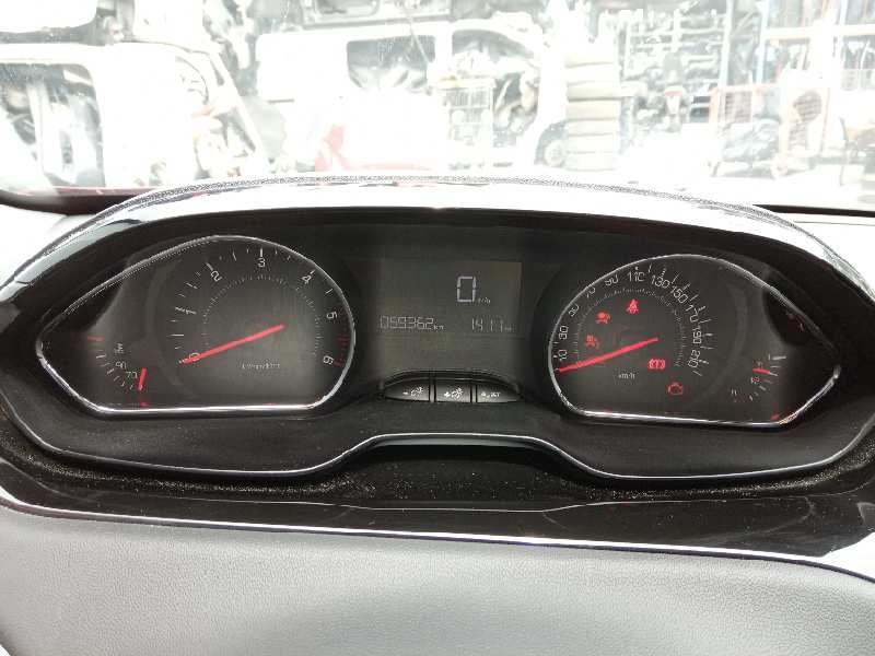 peugeot 208 del año 2012