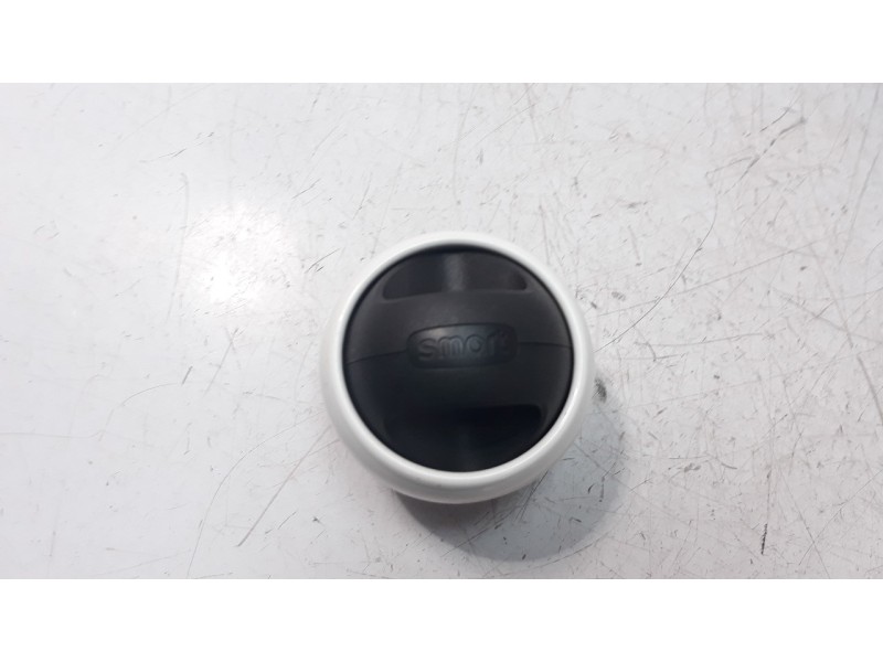 Recambio de rejilla aireadora para smart forfour referencia OEM IAM 687504072R  