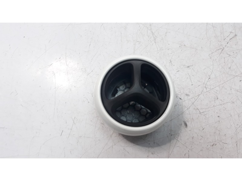 Recambio de rejilla aireadora para smart forfour referencia OEM IAM 687504072R  