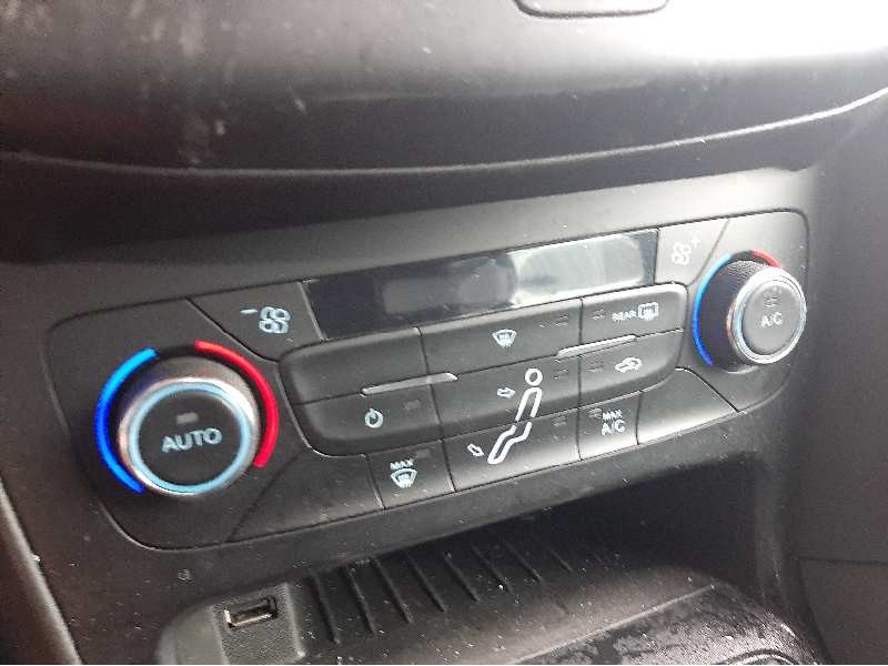 Recambio de mando climatizador para ford focus lim. trend + referencia OEM IAM 18C612  