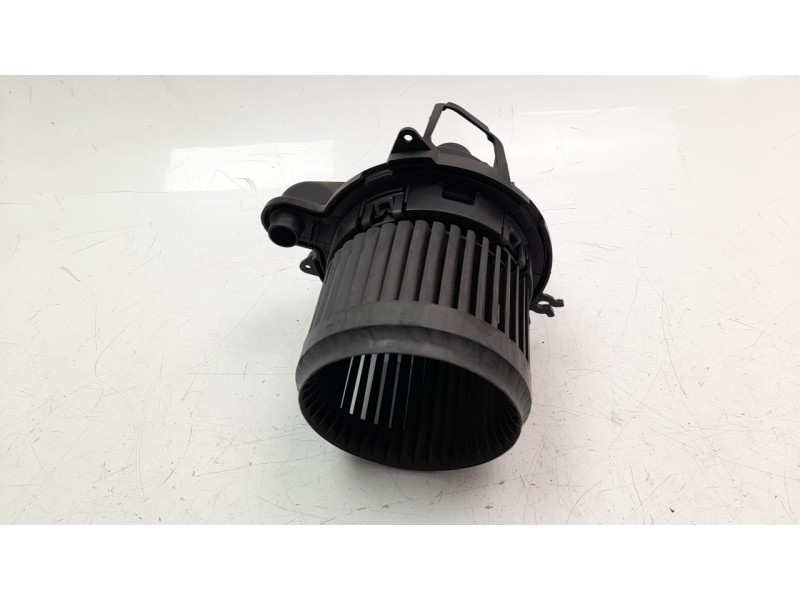 Recambio de ventilador calefaccion para renault clio iv 1.5 dci diesel fap referencia OEM IAM 5P3730000 34320 VHF640017