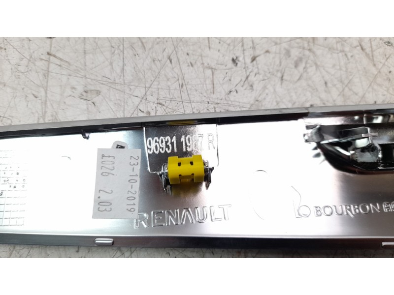 Recambio de moldura para renault megane iv grandtour business referencia OEM IAM 969311987R  