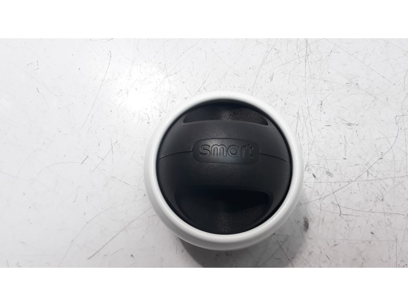 Recambio de rejilla aireadora para smart forfour referencia OEM IAM 687504072R  