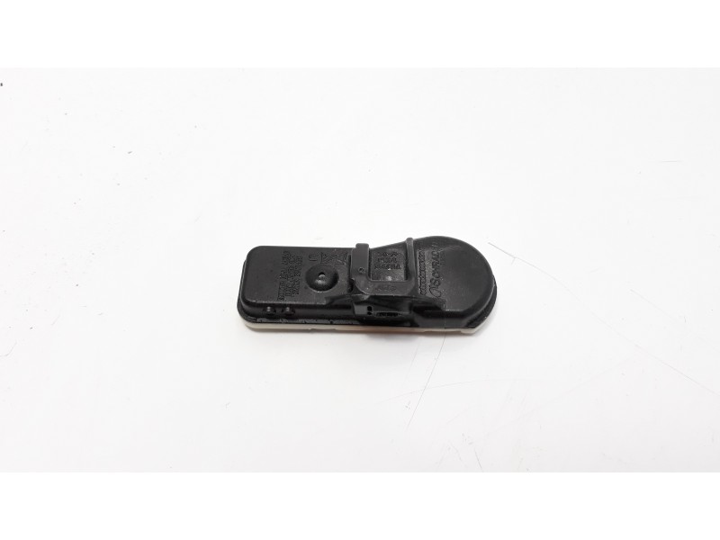 Recambio de guarnecido porton trasero para toyota c-hr hybrid advance referencia OEM IAM 64716F4010  