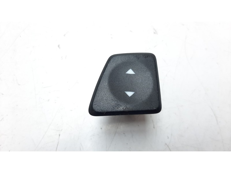 Recambio de mando elevalunas delantero derecho para fiat nuova 500 (150) abarth referencia OEM IAM 0735450602  
