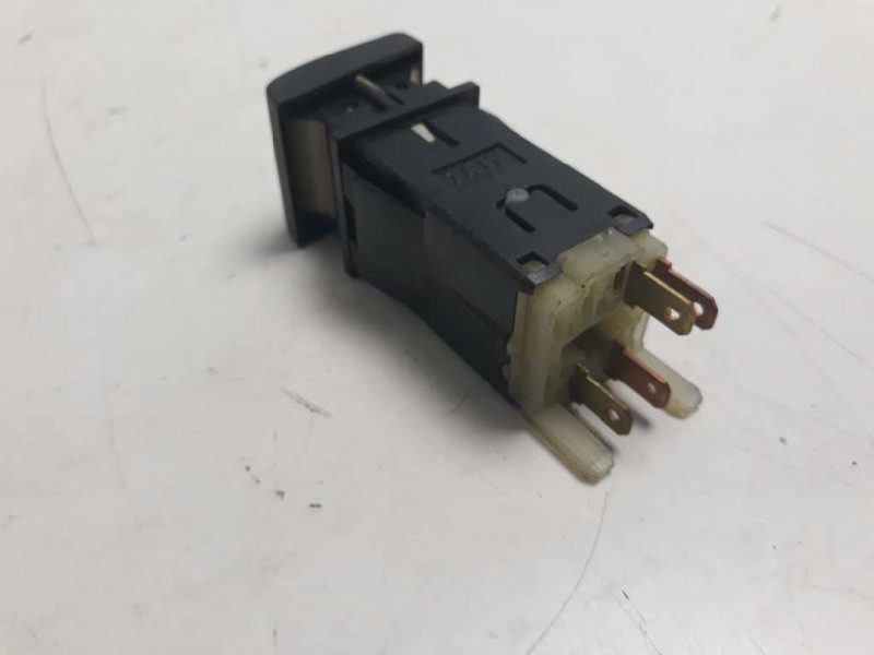 Recambio de interruptor para citroen xantia berlina 1.9 turbodiesel referencia OEM IAM   