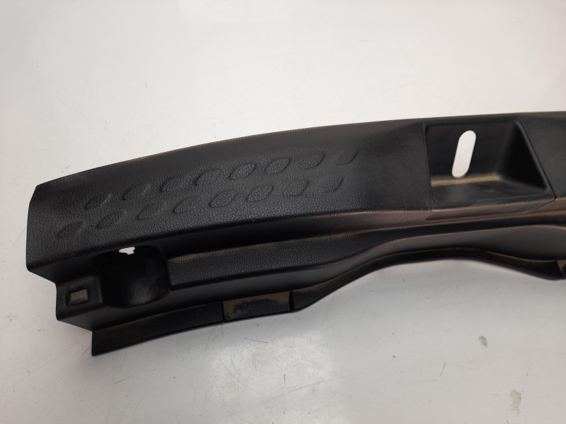 Recambio de guarnecido porton trasero para toyota c-hr hybrid advance referencia OEM IAM 64716F4010  