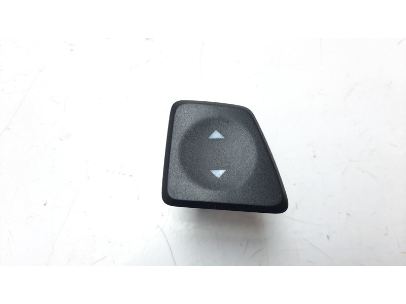 Recambio de mando elevalunas delantero izquierdo para fiat nuova 500 (150) abarth referencia OEM IAM 0735450601  