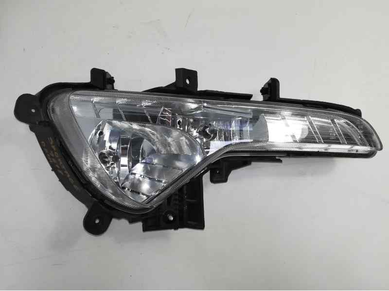 Recambio de faro antiniebla derecho para kia sportage emotion 4x2 referencia OEM IAM 922023W100 108550303 13901002