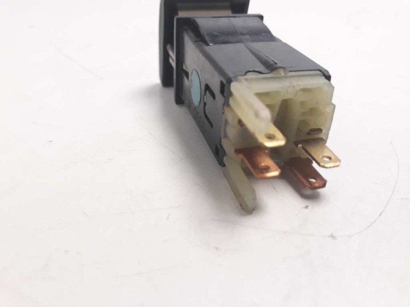 Recambio de interruptor para citroen xantia berlina 1.9 turbodiesel referencia OEM IAM   