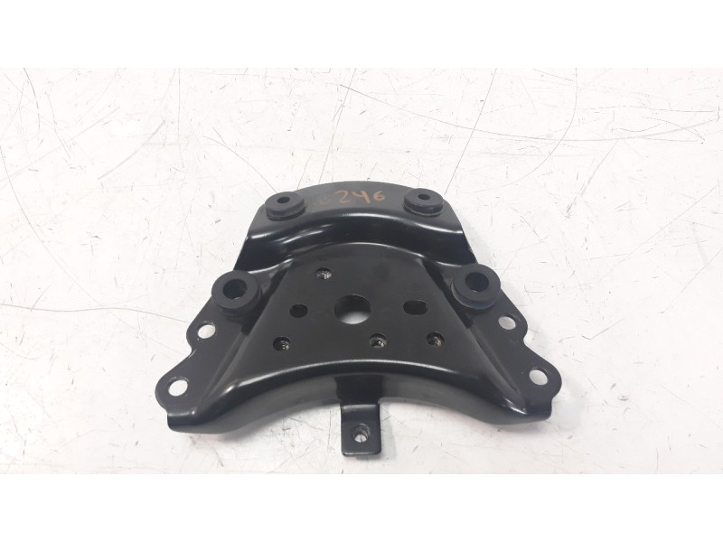 Recambio de subchasis trasero para triumph street triple street triple r referencia OEM IAM 2070166  