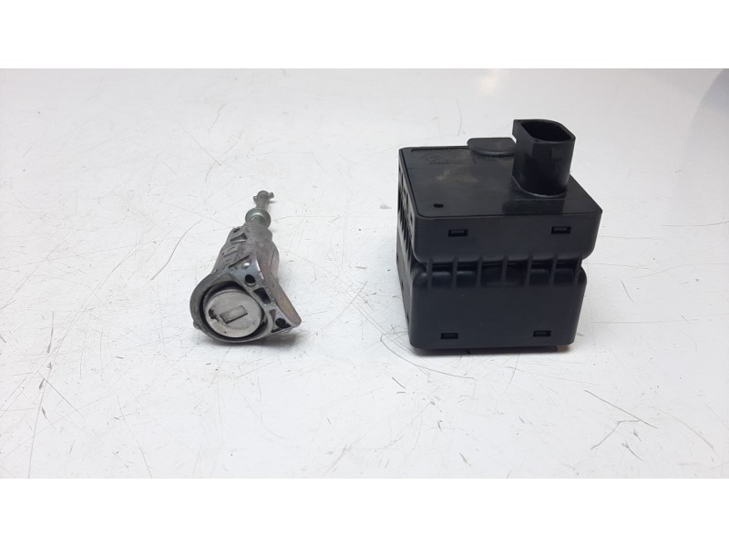 Recambio de conmutador de arranque para renault clio iv 0.9 referencia OEM IAM 285901547R  