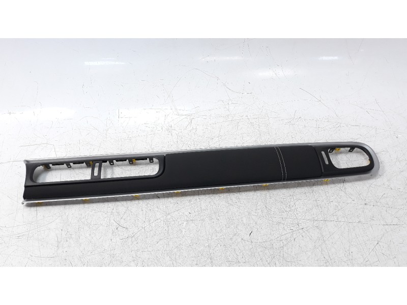 Recambio de moldura para citroen c3 1.2 12v e-thp referencia OEM IAM 9812401777 AA38100413 