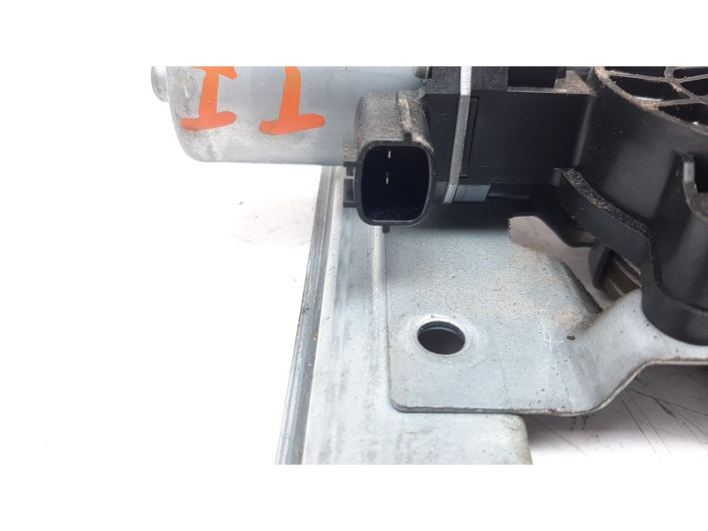 Recambio de elevalunas trasero izquierdo para renault clio iv 0.9 referencia OEM IAM 827010501R  