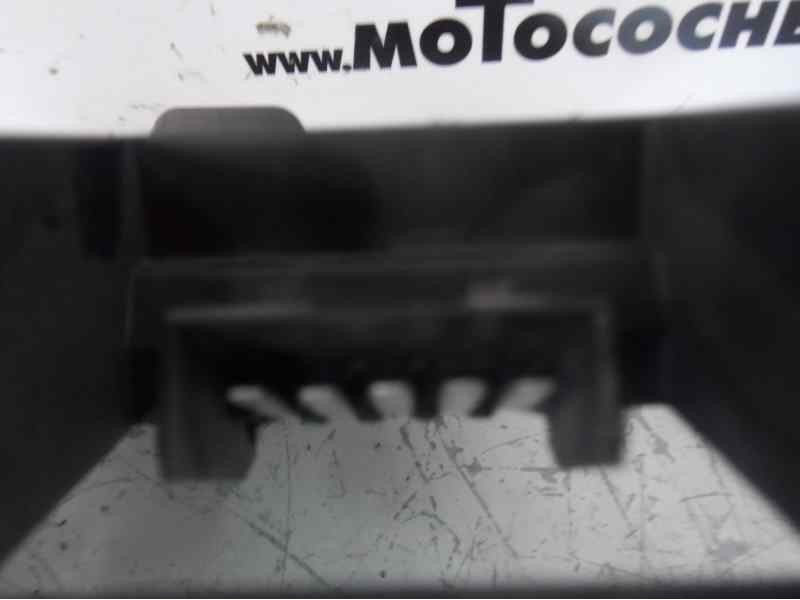 Recambio de portalamparas para ford fiesta berlina ghia referencia OEM IAM  FD0504153 