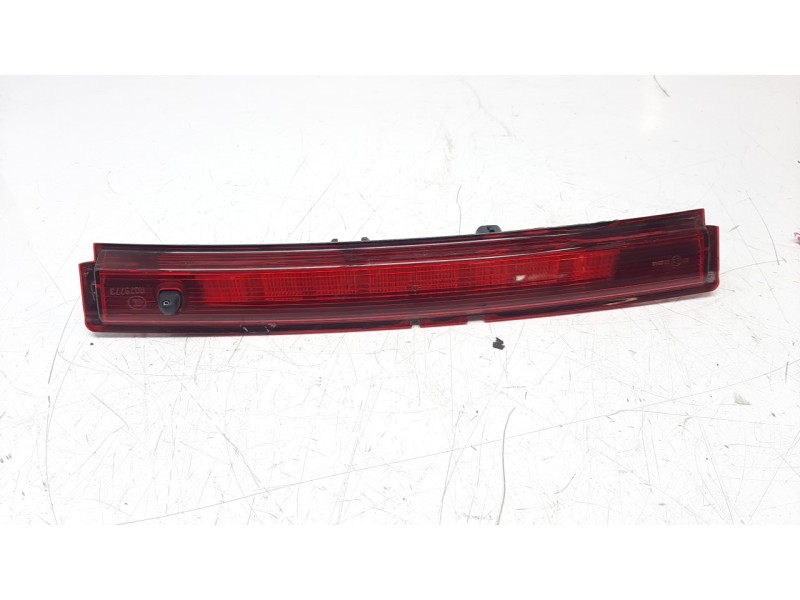 Recambio de luz central de freno para renault clio iv 0.9 referencia OEM IAM 265902759R  