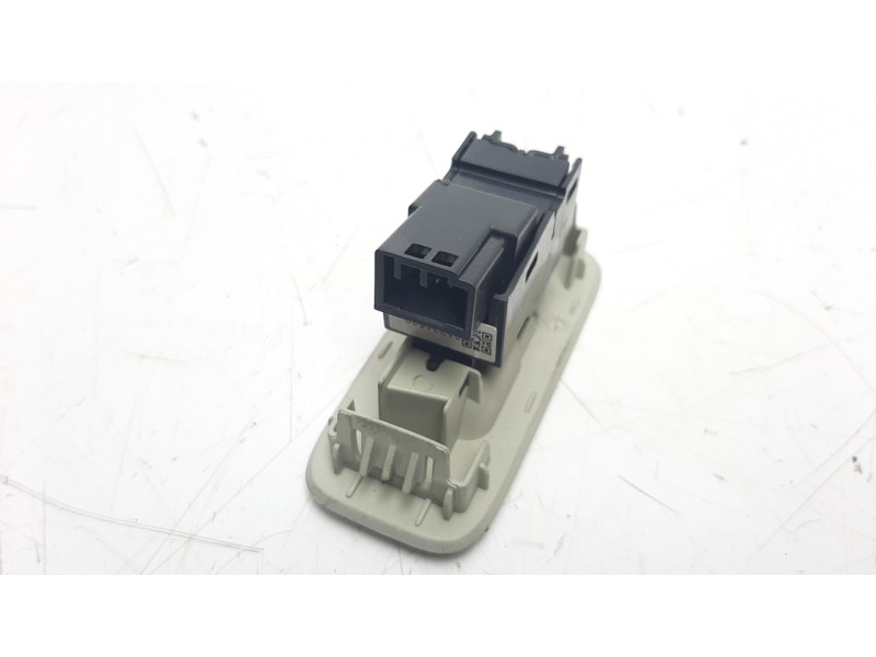 Recambio de mando elevalunas trasero derecho para volvo v40 momentum referencia OEM IAM 31394840  