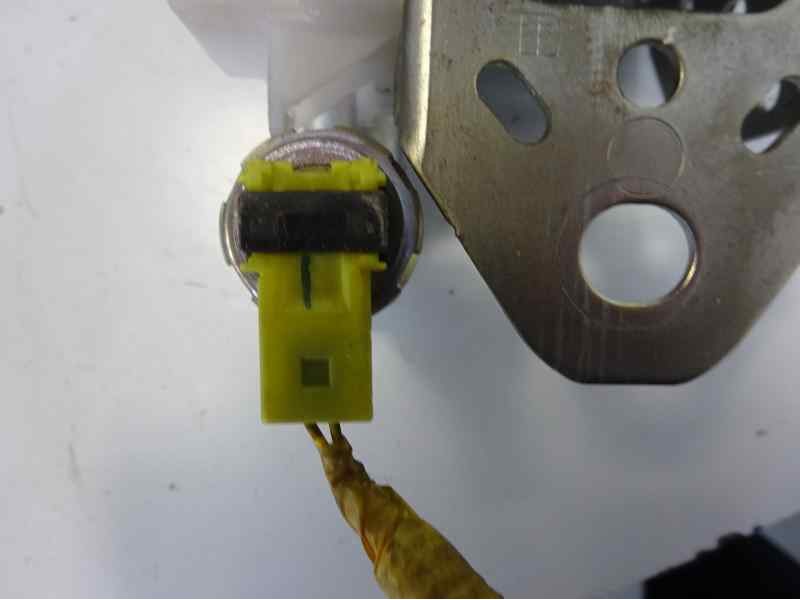 Recambio de cinturon seguridad delantero derecho para toyota prius+ eco referencia OEM IAM 7S1050P  