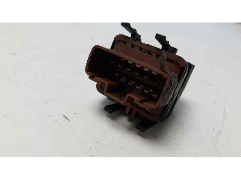 Recambio de mando elevalunas delantero izquierdo para renault scenic ii dynamique referencia OEM IAM 315050A  