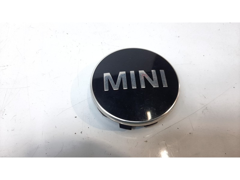 Recambio de tapacubos para mini clubman (f54) cooper d referencia OEM IAM 6861092  
