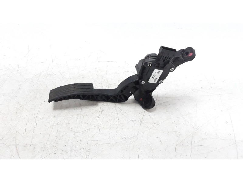 Recambio de potenciometro pedal para hyundai i20 1.2 16v cat referencia OEM IAM 327001S000  