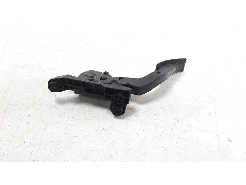 Recambio de potenciometro pedal para hyundai i20 1.2 16v cat referencia OEM IAM 327001S000  