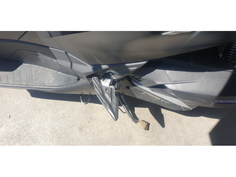 Recambio de estribo para honda pcx 125 pcx 125 referencia OEM IAM 50740K1ZJ10  