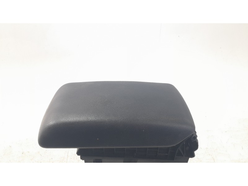 Recambio de apoyabrazos central para ford ecosport (cr6) trend referencia OEM IAM GN15A045B55  