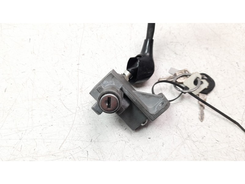 Recambio de conmutador de arranque para kymco agility 50/125 referencia OEM IAM 35010LFC2E10  