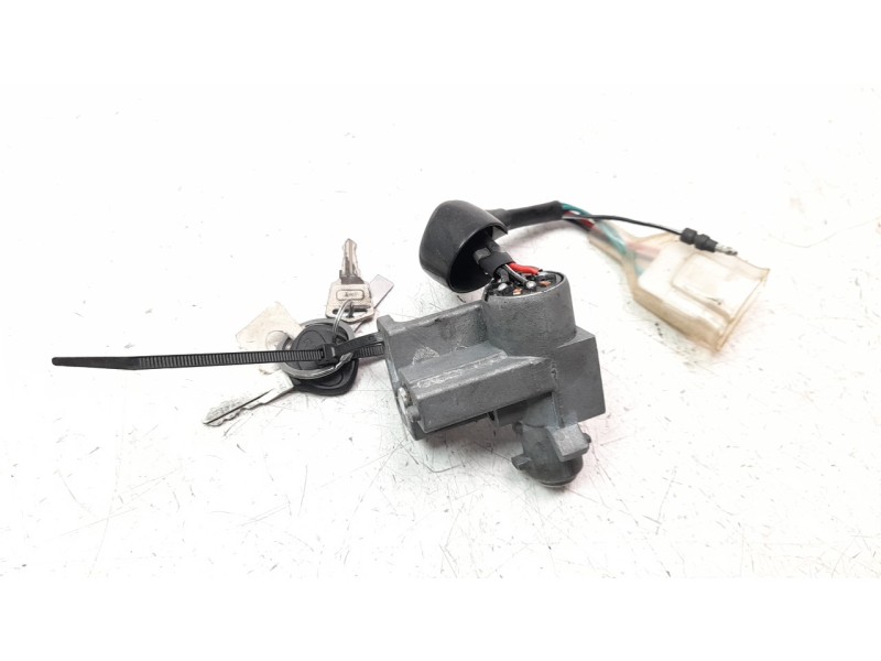 Recambio de conmutador de arranque para kymco agility 50/125 referencia OEM IAM 35010LFC2E10  